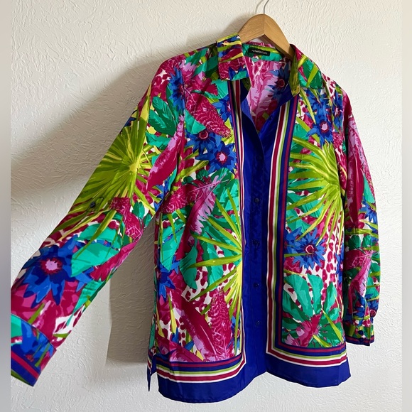 3/$12 Vibrant Floral Tropical Vacation Weekend Top Size Medium - Picture 1 of 8